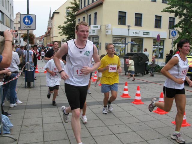 ../Images/BenefizlaufMerseburg2010 (67).jpg